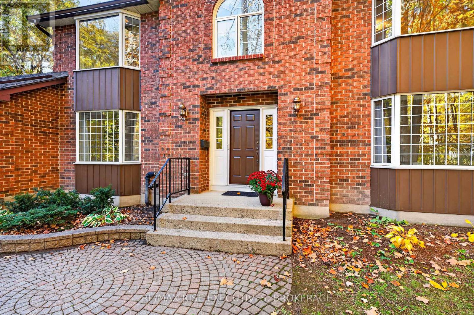 1685 WOODMOUNT GROVE, Kingston (City North of 401), ON, photo 2