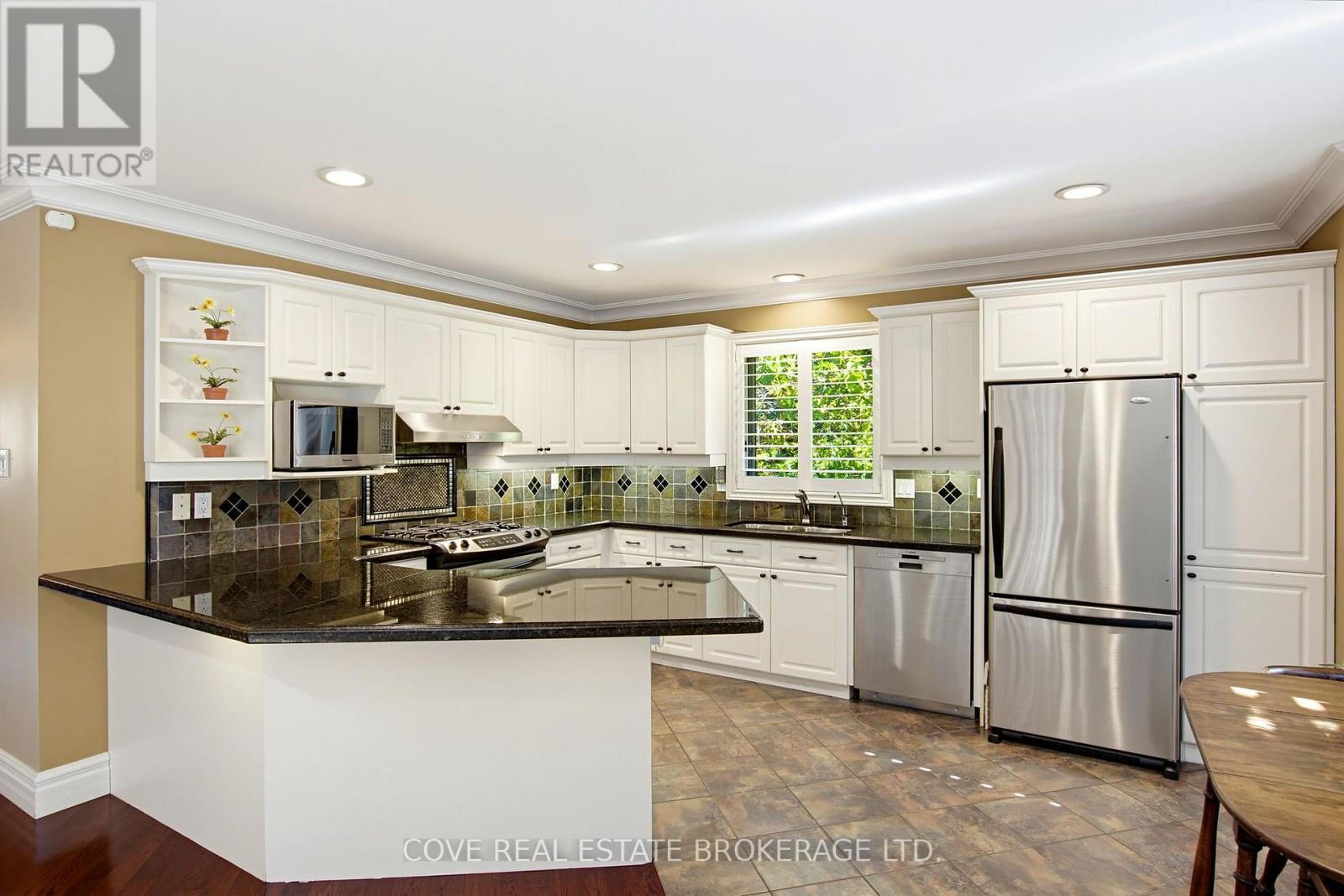 91 SUNNYSIDE DRIVE - 18