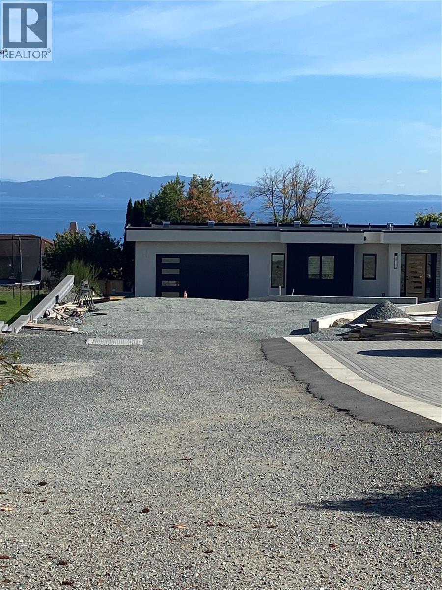 5187 KARTAR Place, Saanich