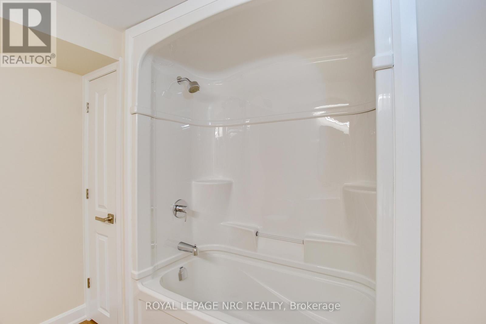LOWER - 138 CATHERINE STREET, Fort Erie (Central) — photo 6