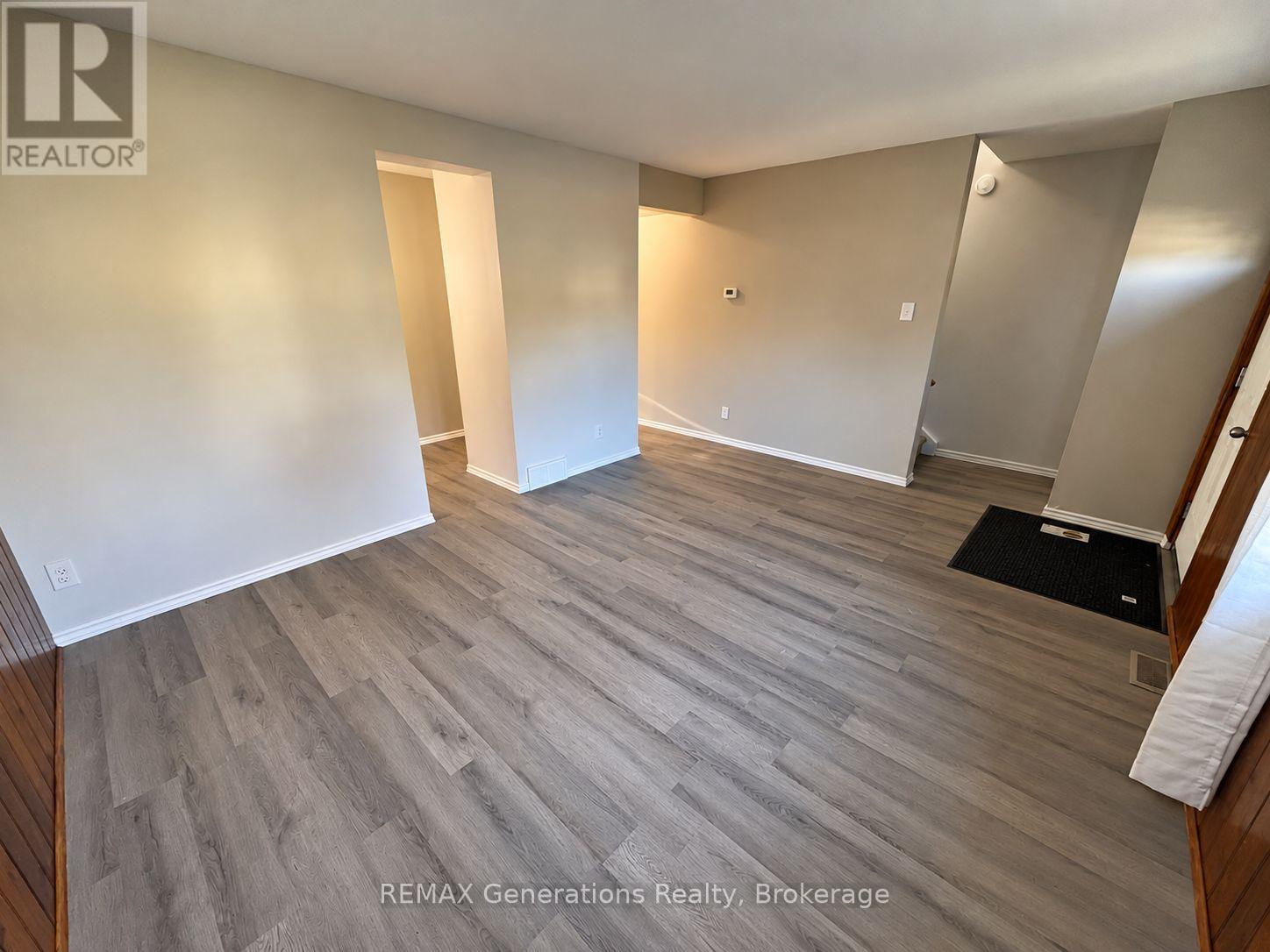 490 Lanark photo 4