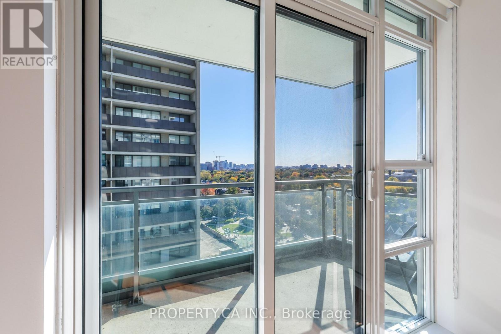 1203- 736 Spadina Avenue, Toronto, ON photo 14