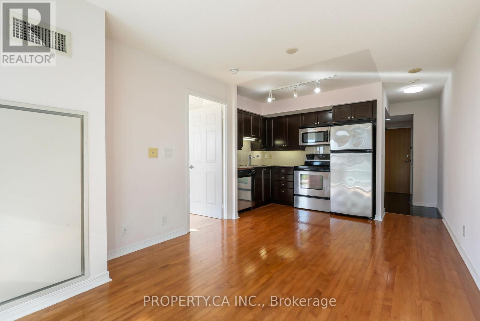 1203- 736 Spadina Avenue, Toronto, ON photo 9