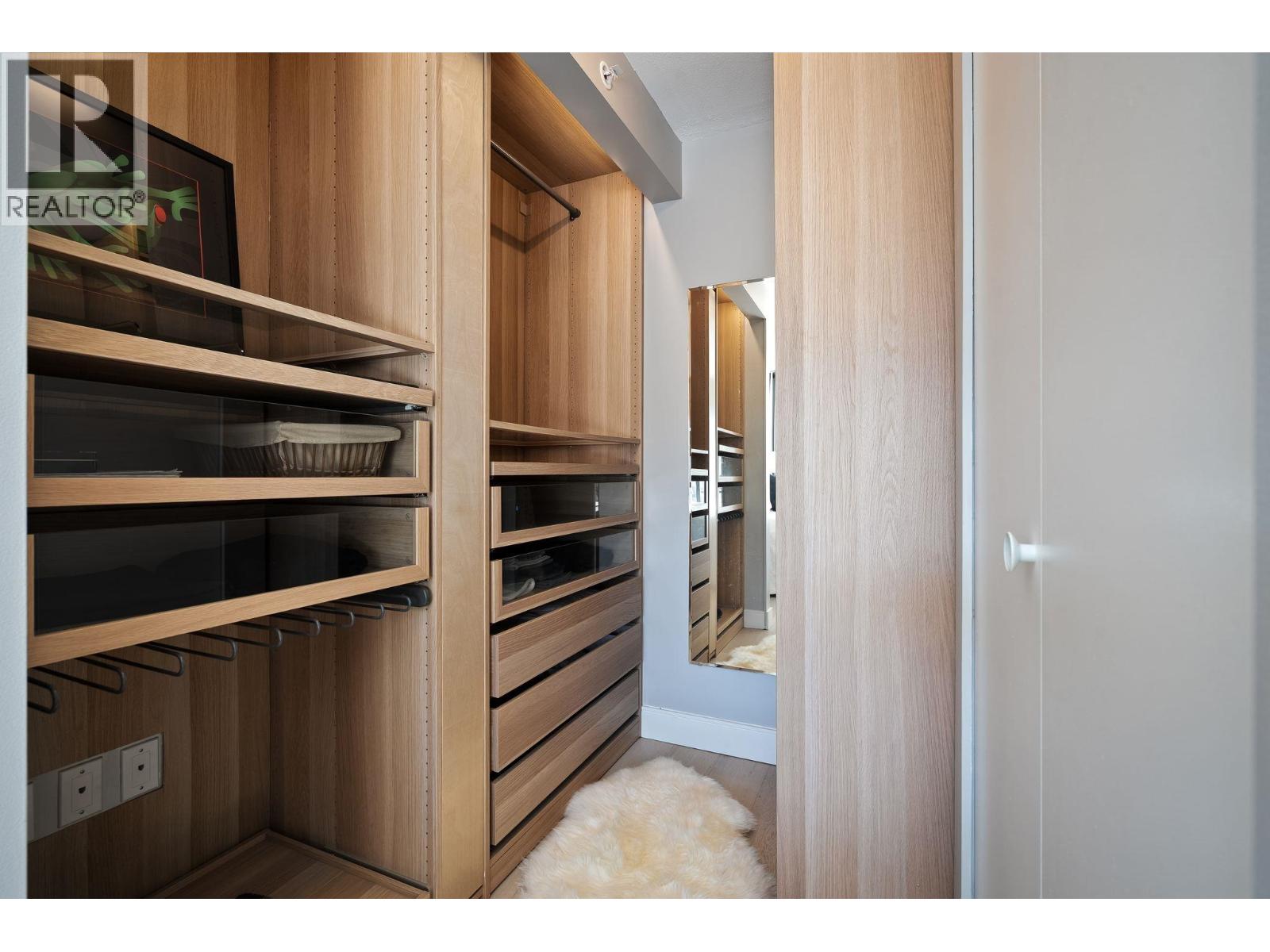 504 124 W 1ST STREET, North Vancouver - Image 1