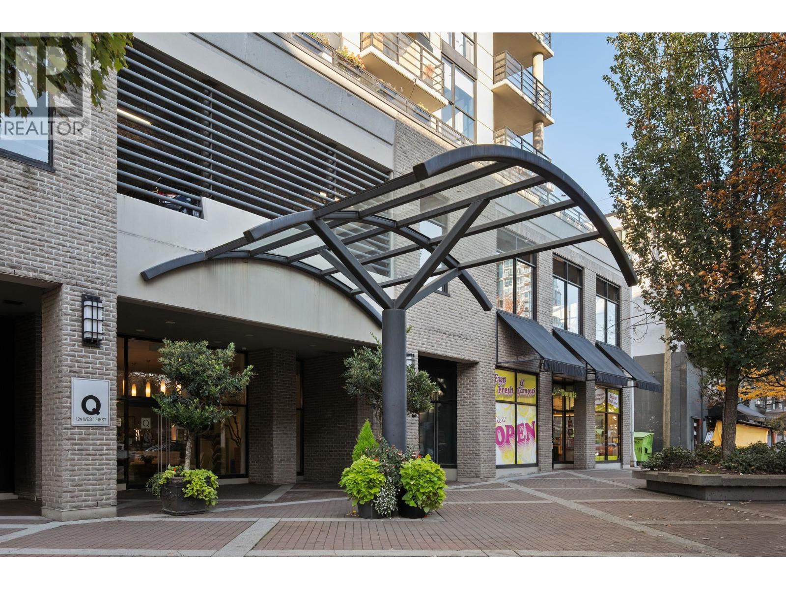 504 124 W 1ST STREET, North Vancouver - Image 1