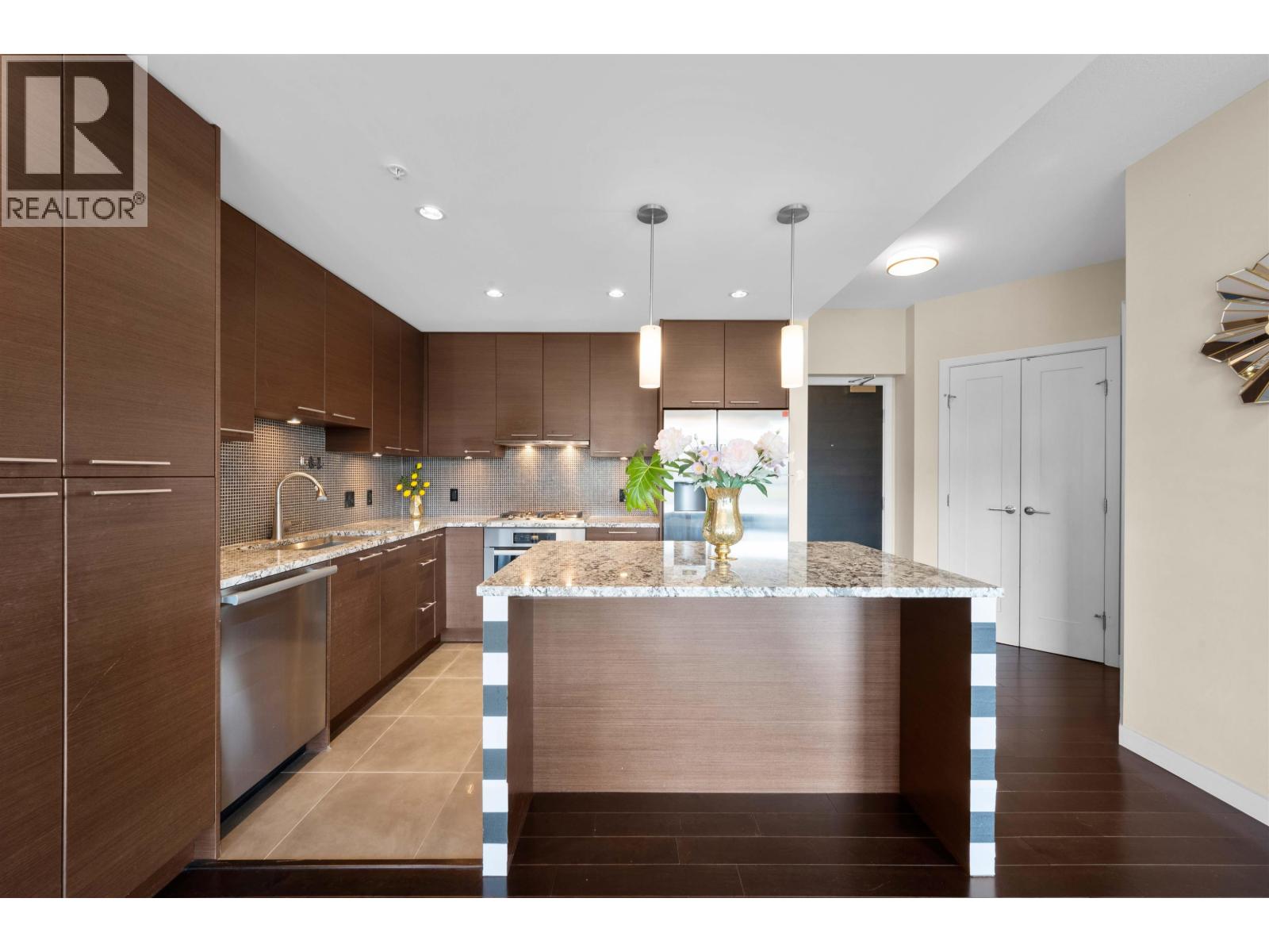 903 6168 WILSON AVENUE, Burnaby - Image 1