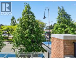 201 1330 Marine Drive, North Vancouver, BC V7P1T4 Photo 10