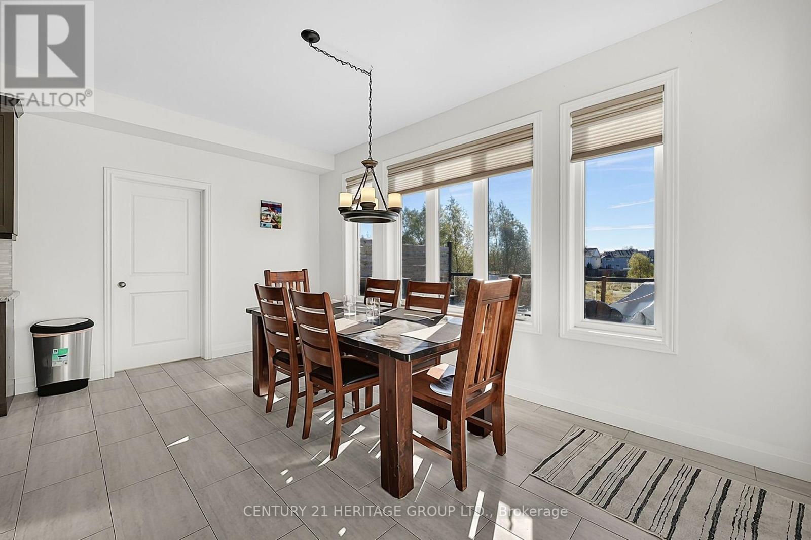 67 Manor Forest Road, East Gwillimbury, ON photo 12