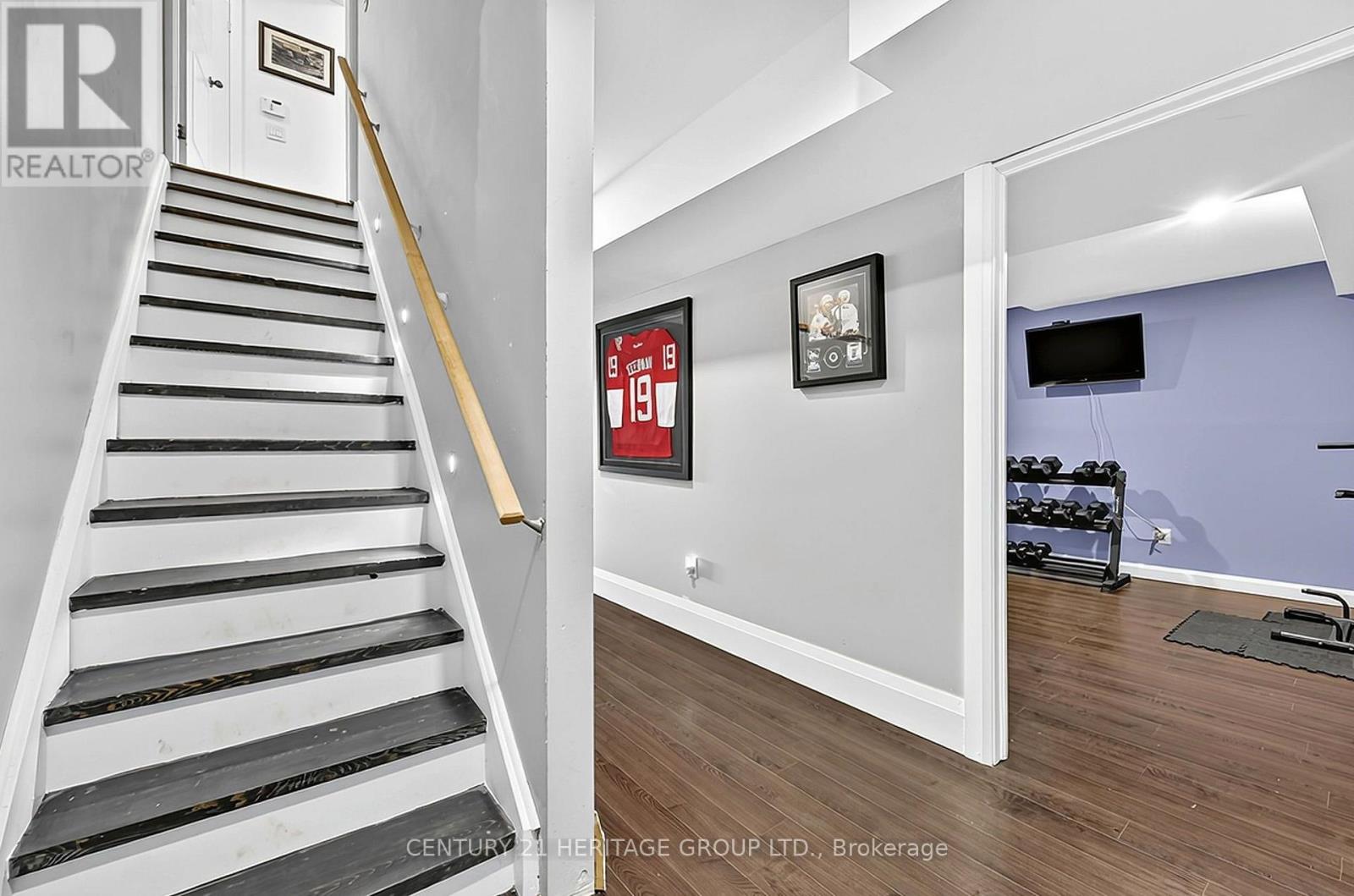 67 MANOR FOREST ROAD - 33