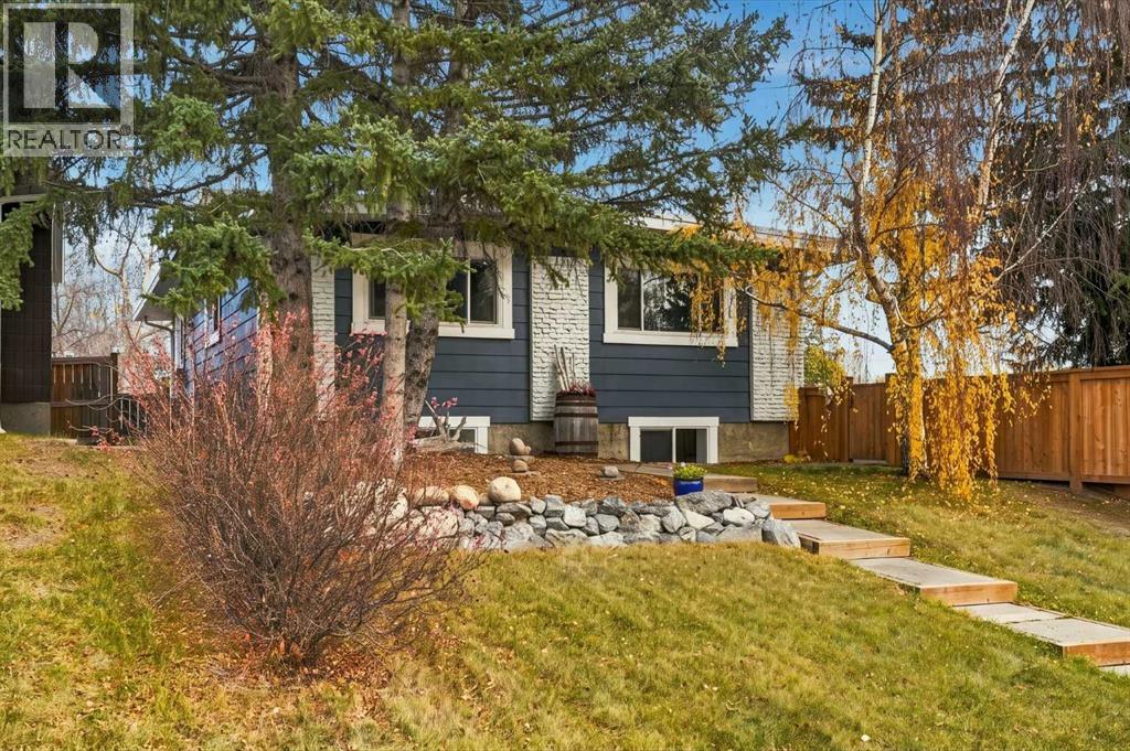 104 Cantree Place SW, Calgary — photo 2