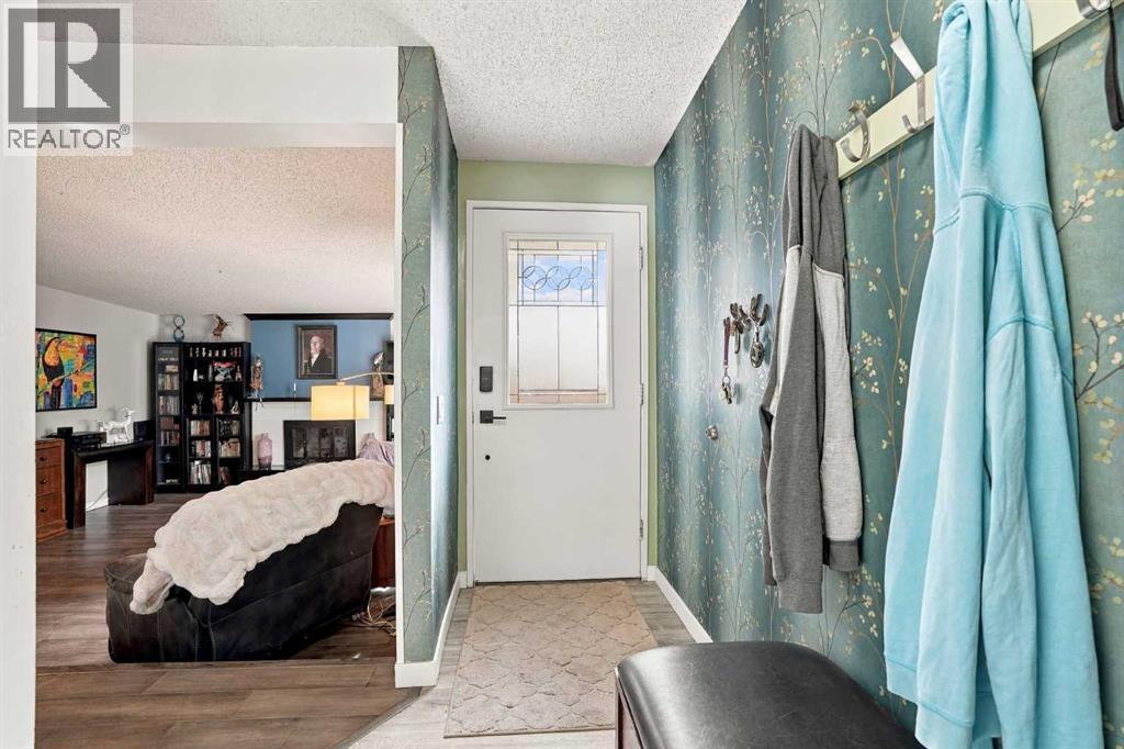 104 Cantree Place SW, Calgary — photo 3