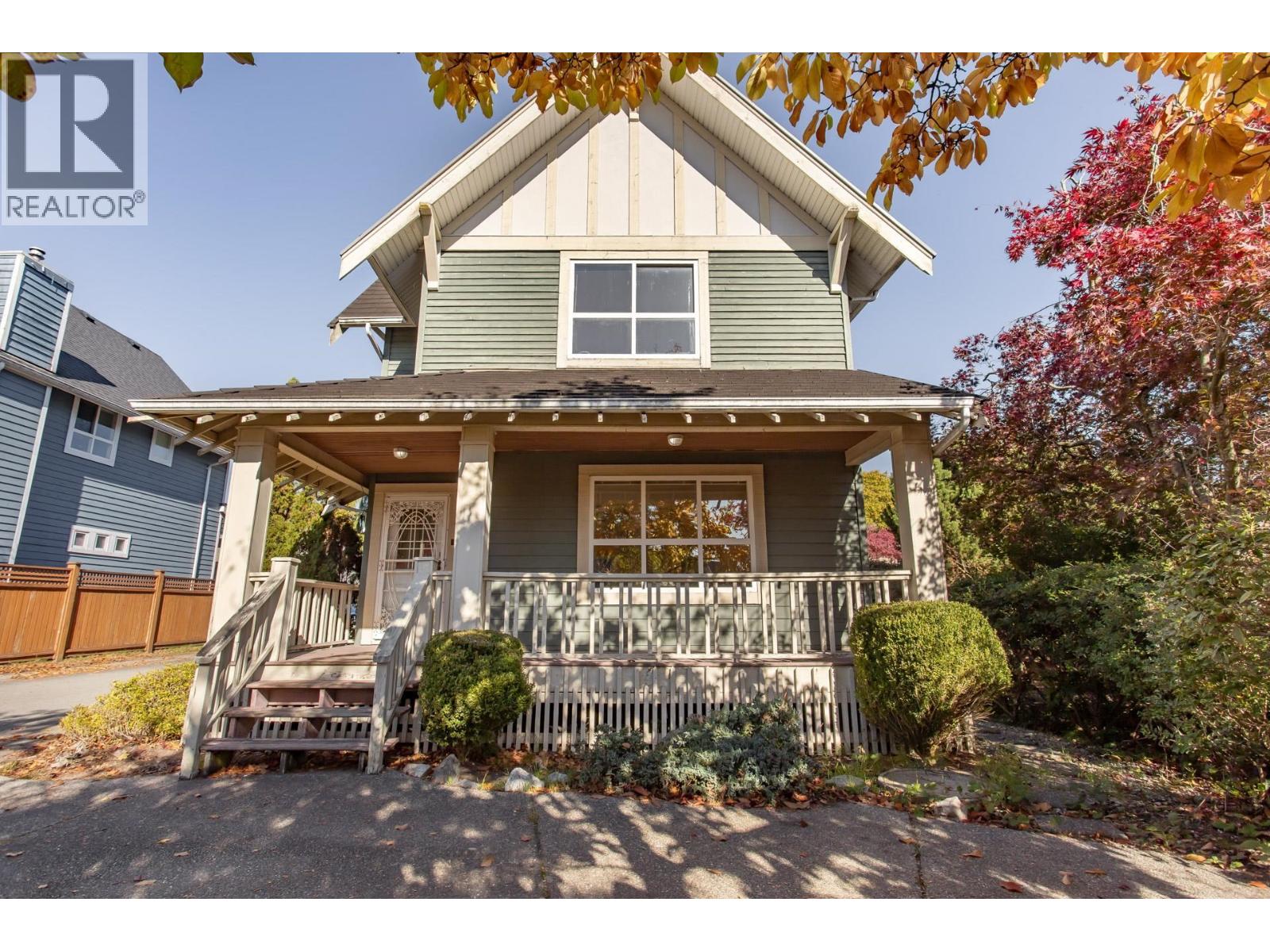 111 FOUNDRY ROW, New Westminster - Image 1