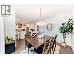 5pc Bathroom - 743 Shawnee Drive Sw, Calgary, AB T2Y1V6 Photo 14