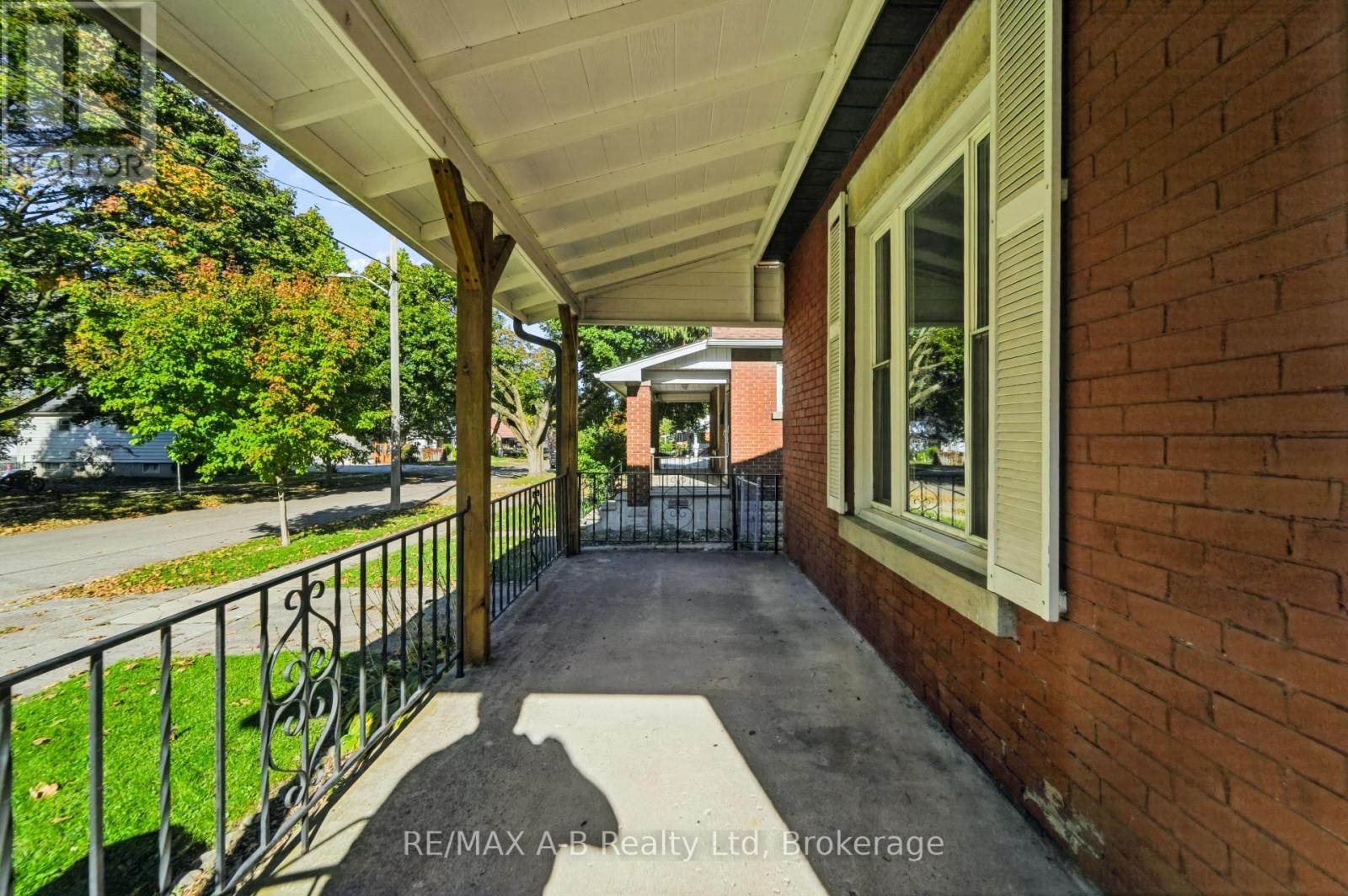 176 STERLING STREET - 3