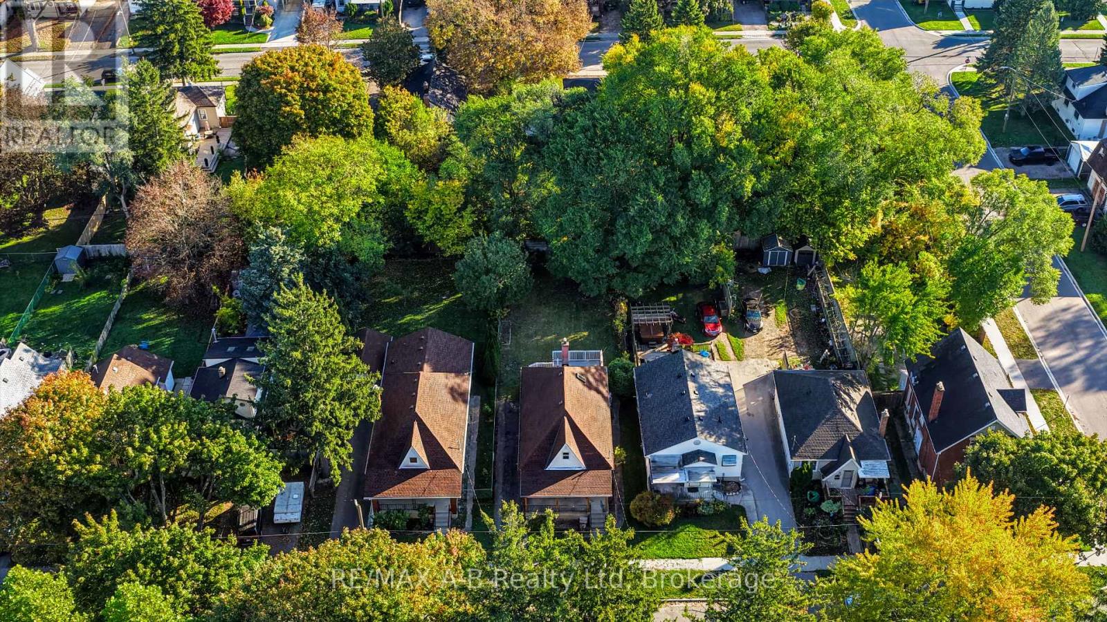 176 STERLING STREET - 32