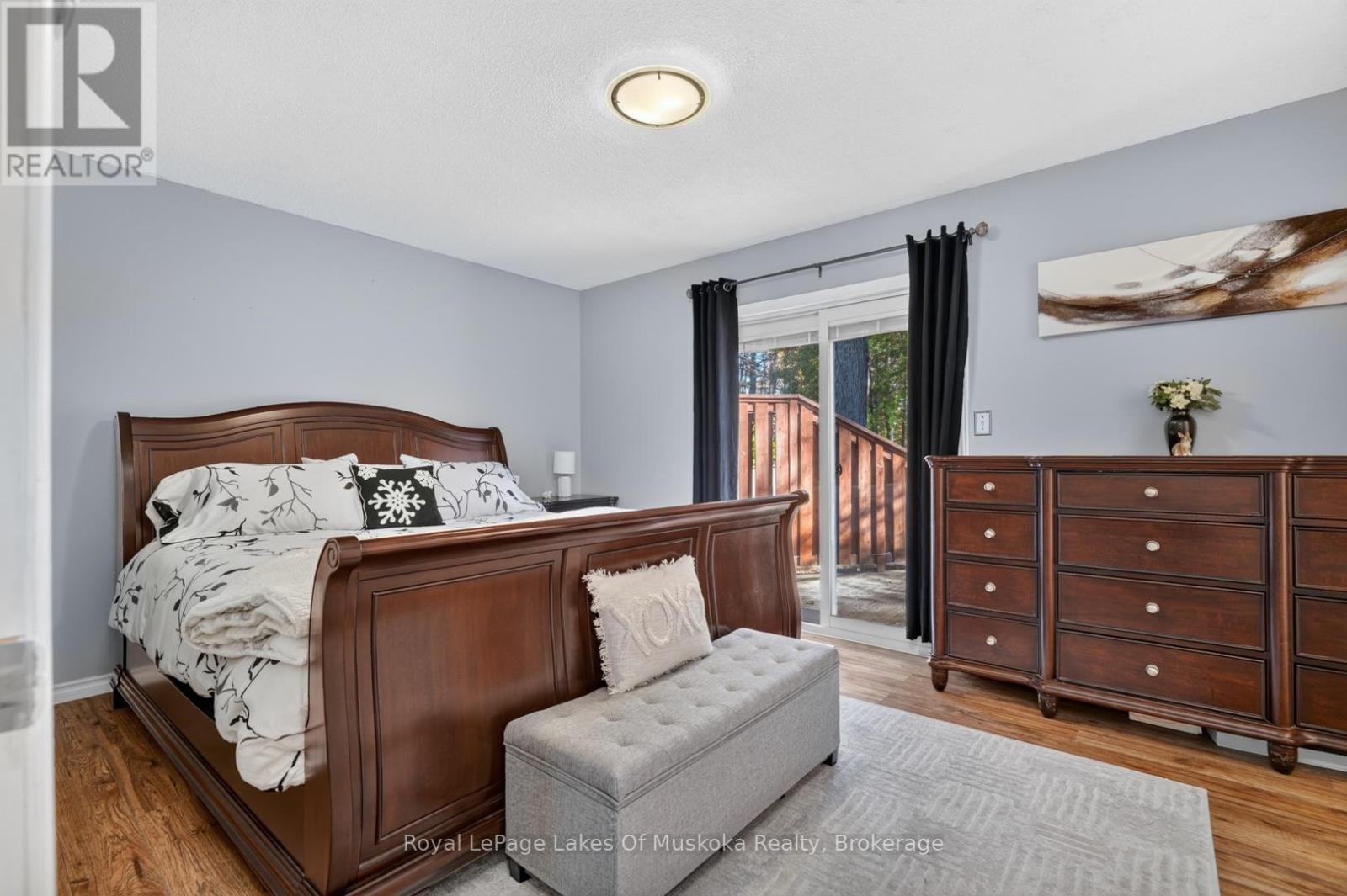 9 SHAW CRESCENT - 16