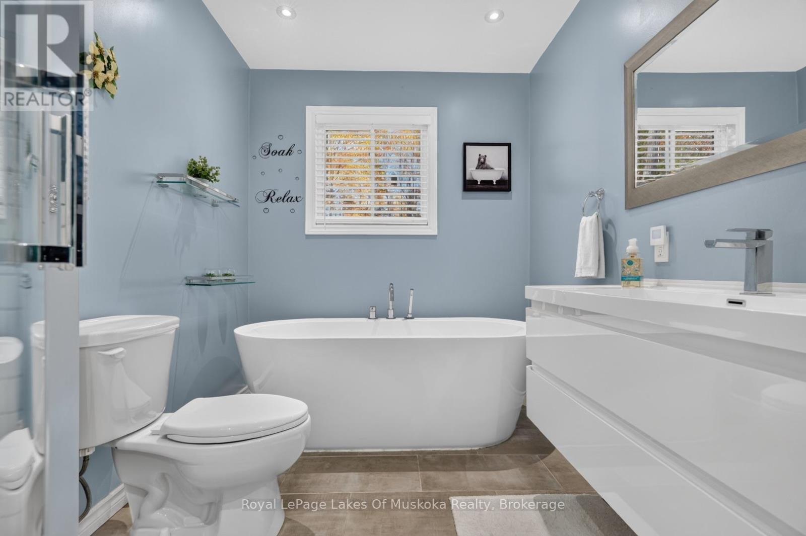 9 SHAW CRESCENT - 23