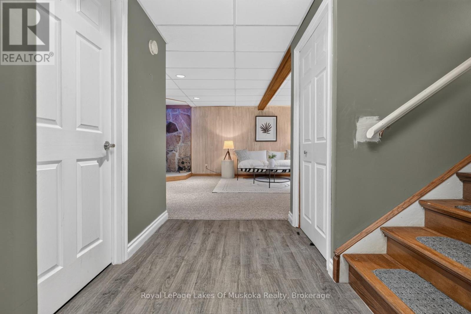 9 SHAW CRESCENT - 24