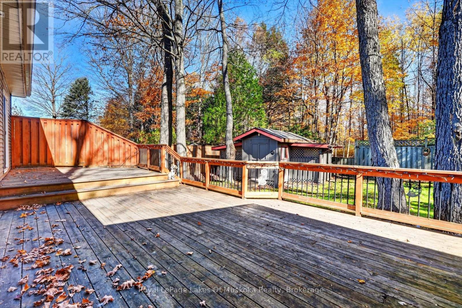 9 SHAW CRESCENT - 35