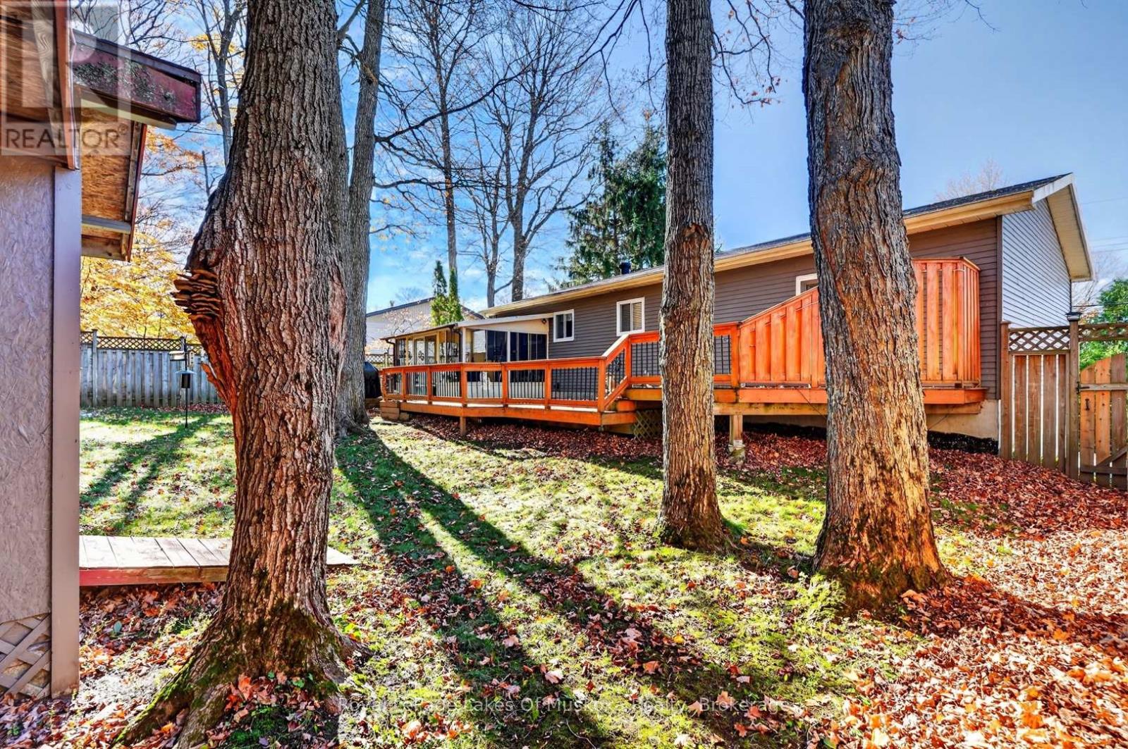 9 SHAW CRESCENT - 38