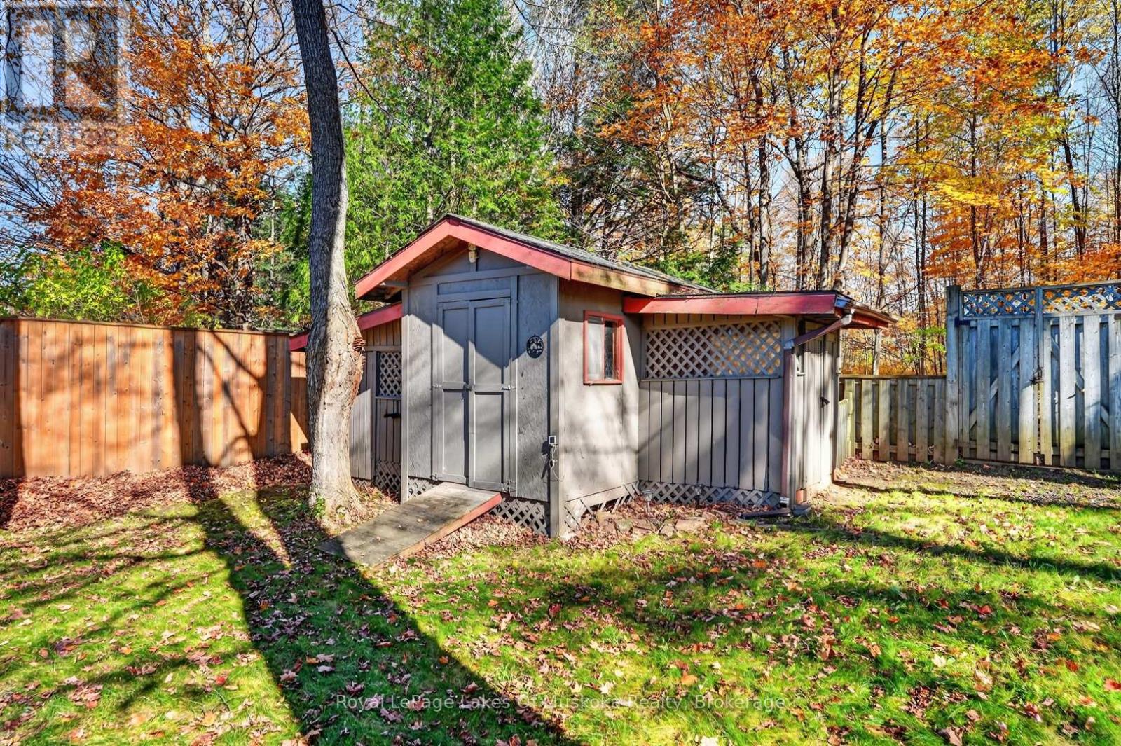9 SHAW CRESCENT - 39