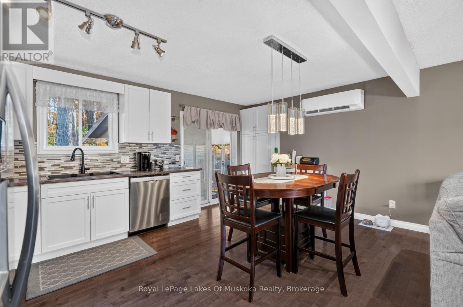 9 SHAW CRESCENT - 7
