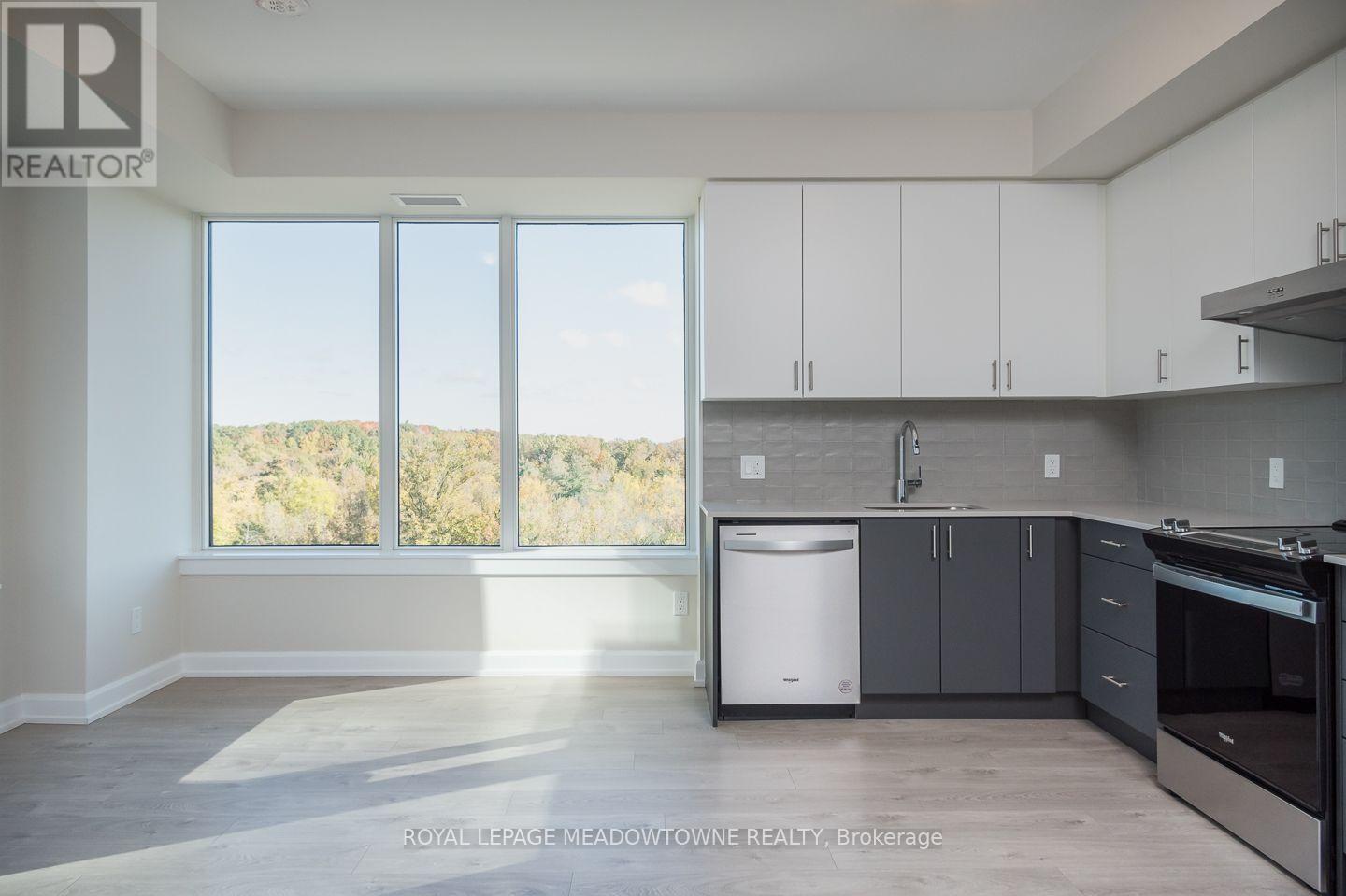 722- 3220 William Coltson Avenue, Oakville, ON photo 22