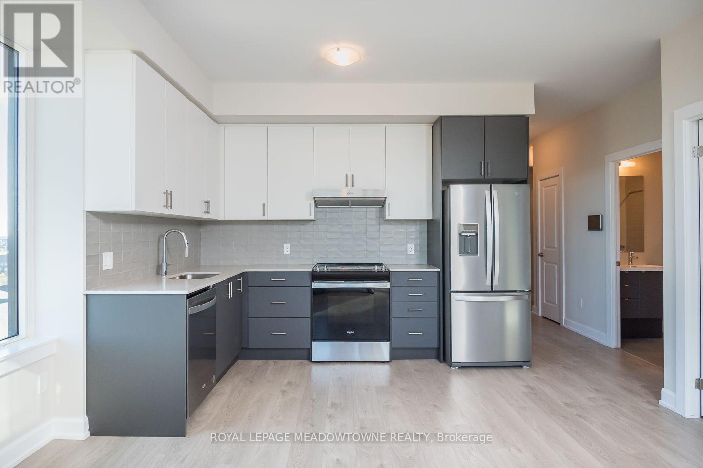 722- 3220 William Coltson Avenue, Oakville, ON photo 24