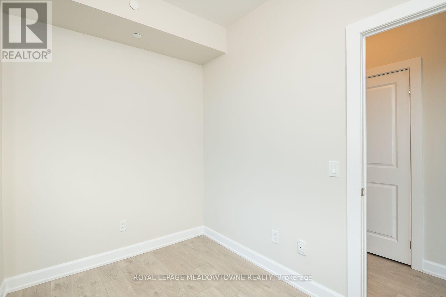 722- 3220 William Coltson Avenue, Oakville, ON photo 38