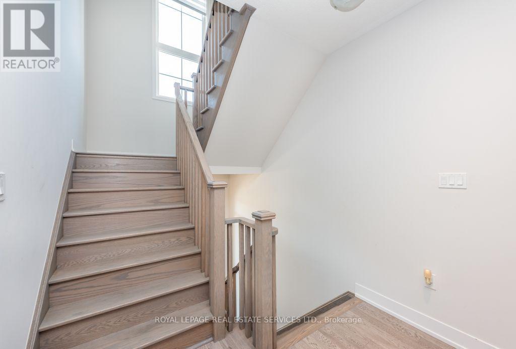 1444 Yellow Rose Circle, Oakville, ON photo 18