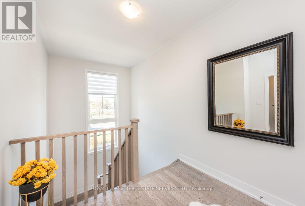 1444 Yellow Rose Circle, Oakville, ON photo 22