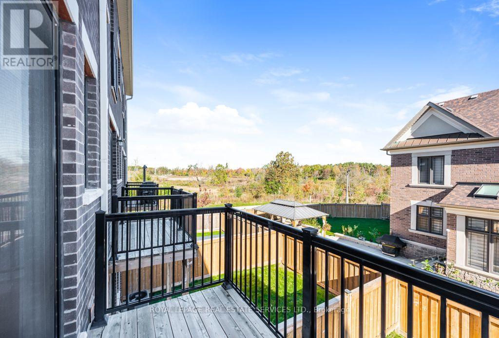 1444 Yellow Rose Circle, Oakville, ON photo 37