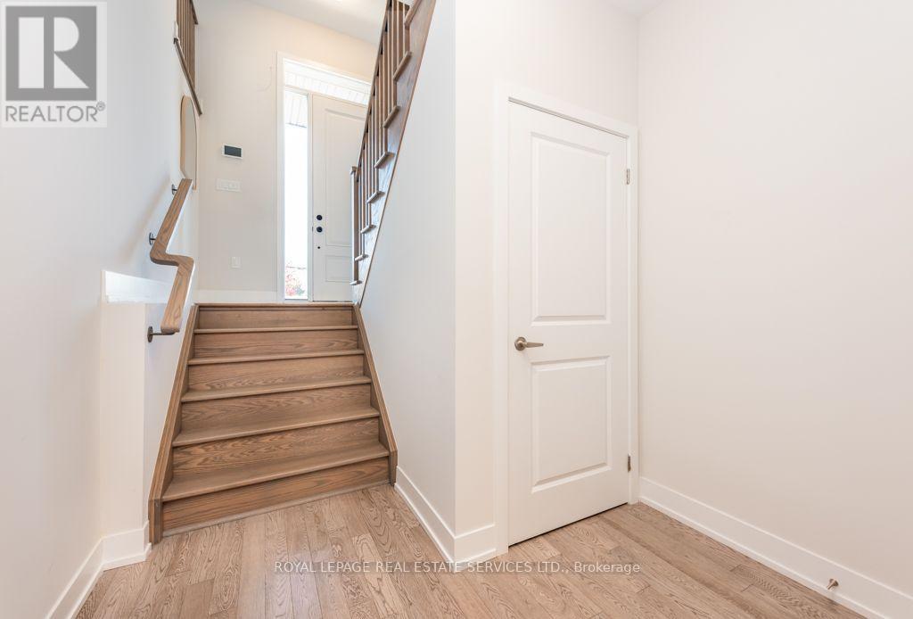 1444 Yellow Rose Circle, Oakville, ON photo 40