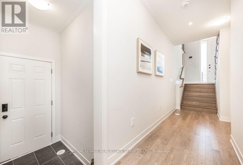 1444 Yellow Rose Circle, Oakville, ON photo 44