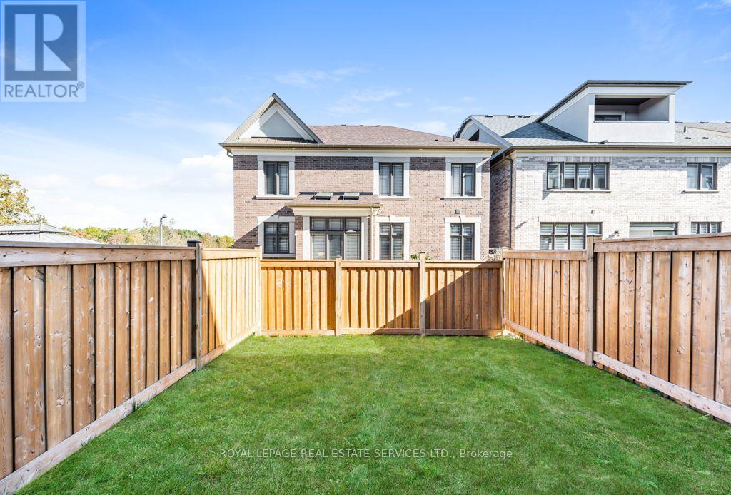 1444 Yellow Rose Circle, Oakville, ON photo 50