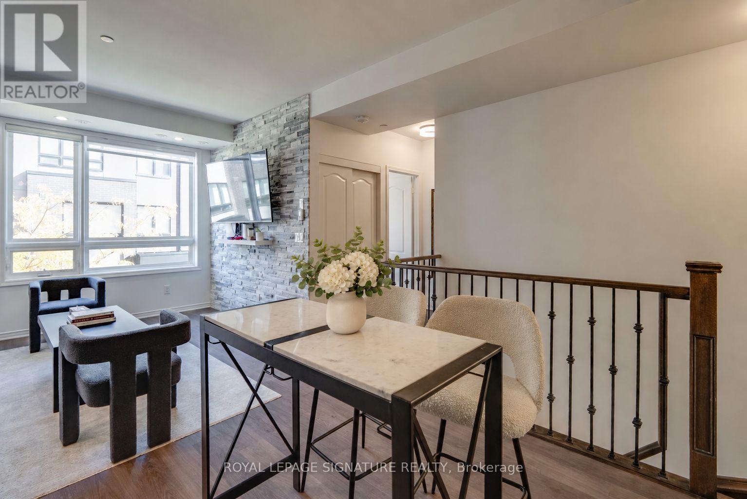 304- 1150 Briar Hill Avenue, Toronto, ON photo 5