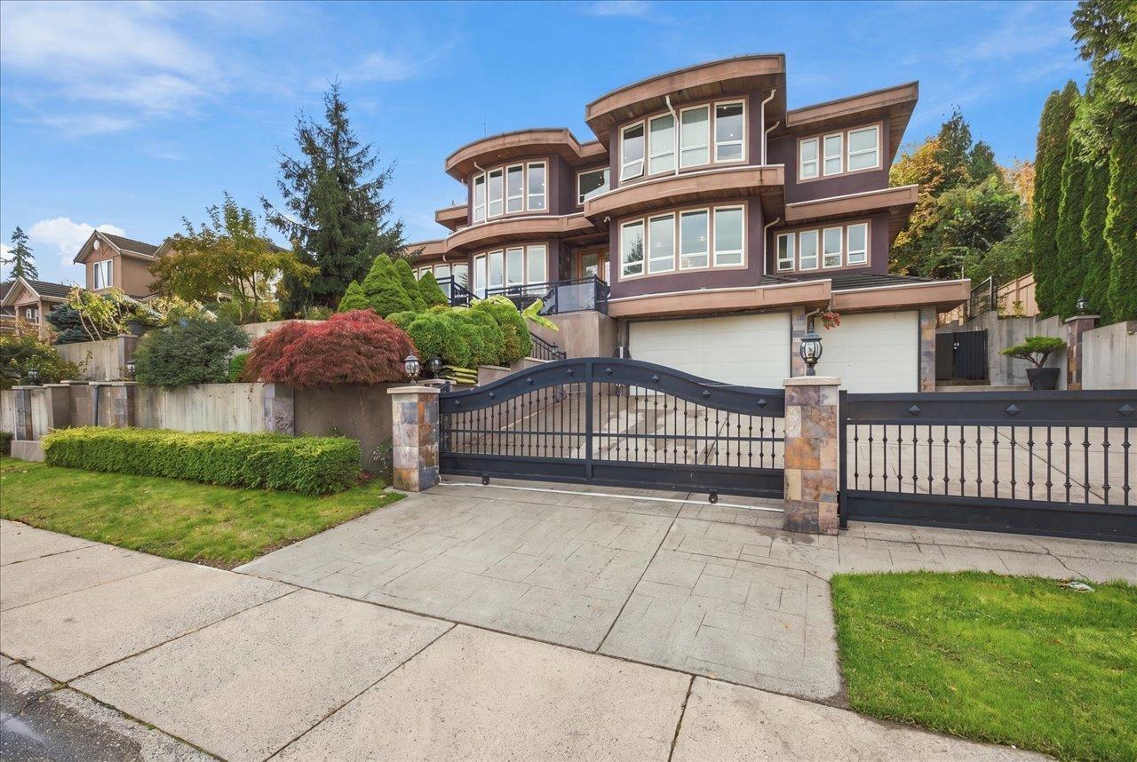 Photo of 11061 168 STREET 2