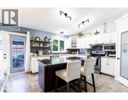 4pc Bathroom - 6019 Park Place, Taber, AB T1G1E9 Photo 8