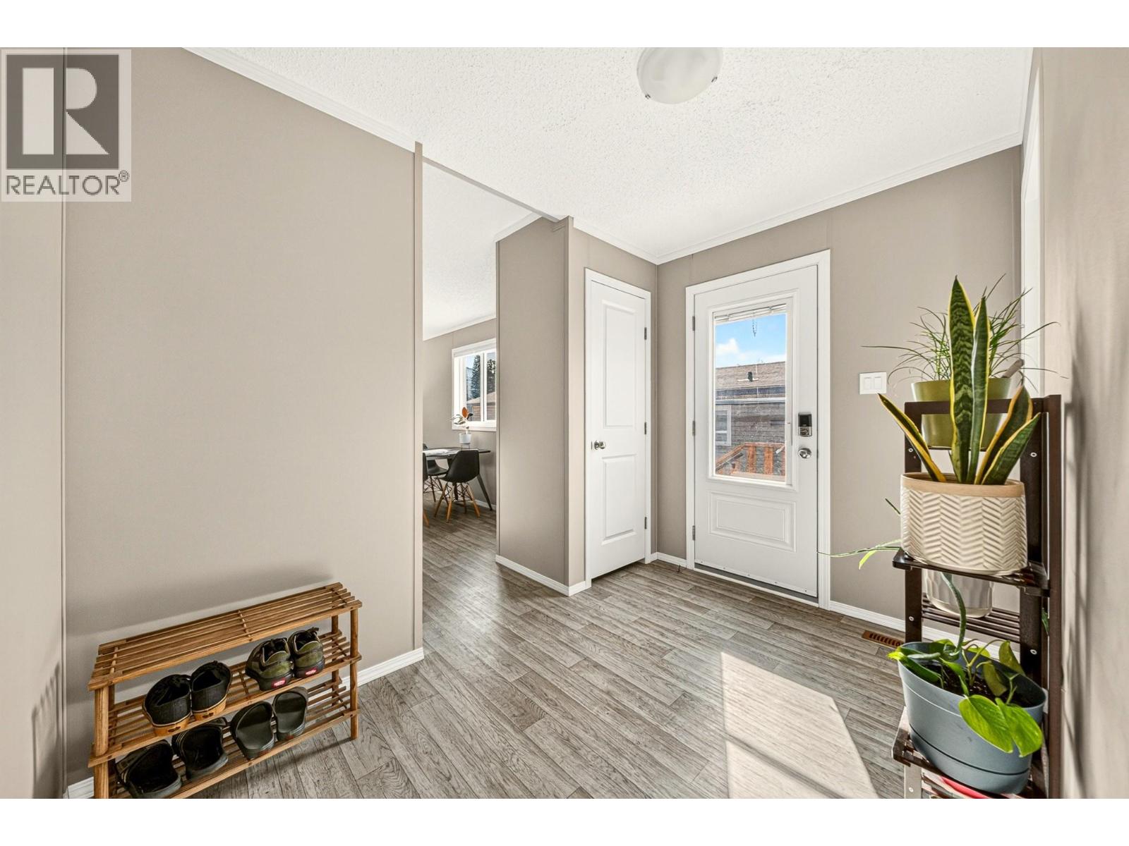 14 Delta Crescent - 25