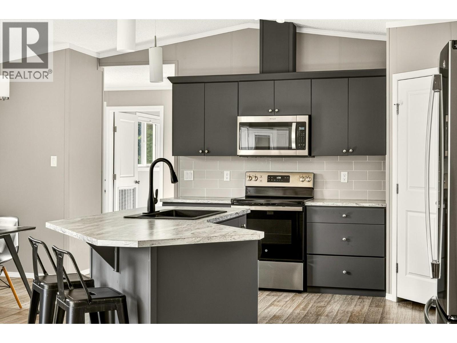 14 Delta Crescent - 5