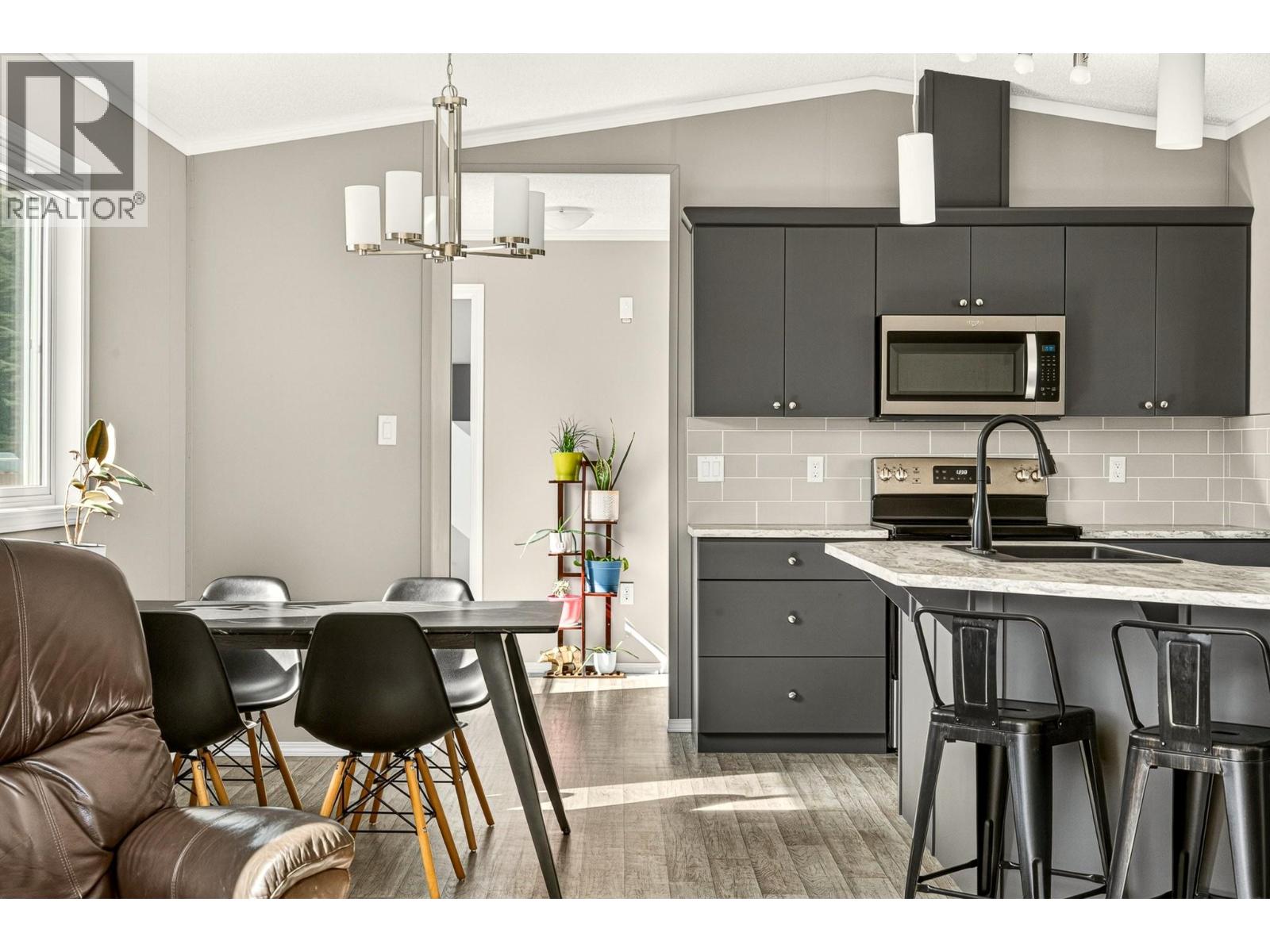 14 Delta Crescent - 9