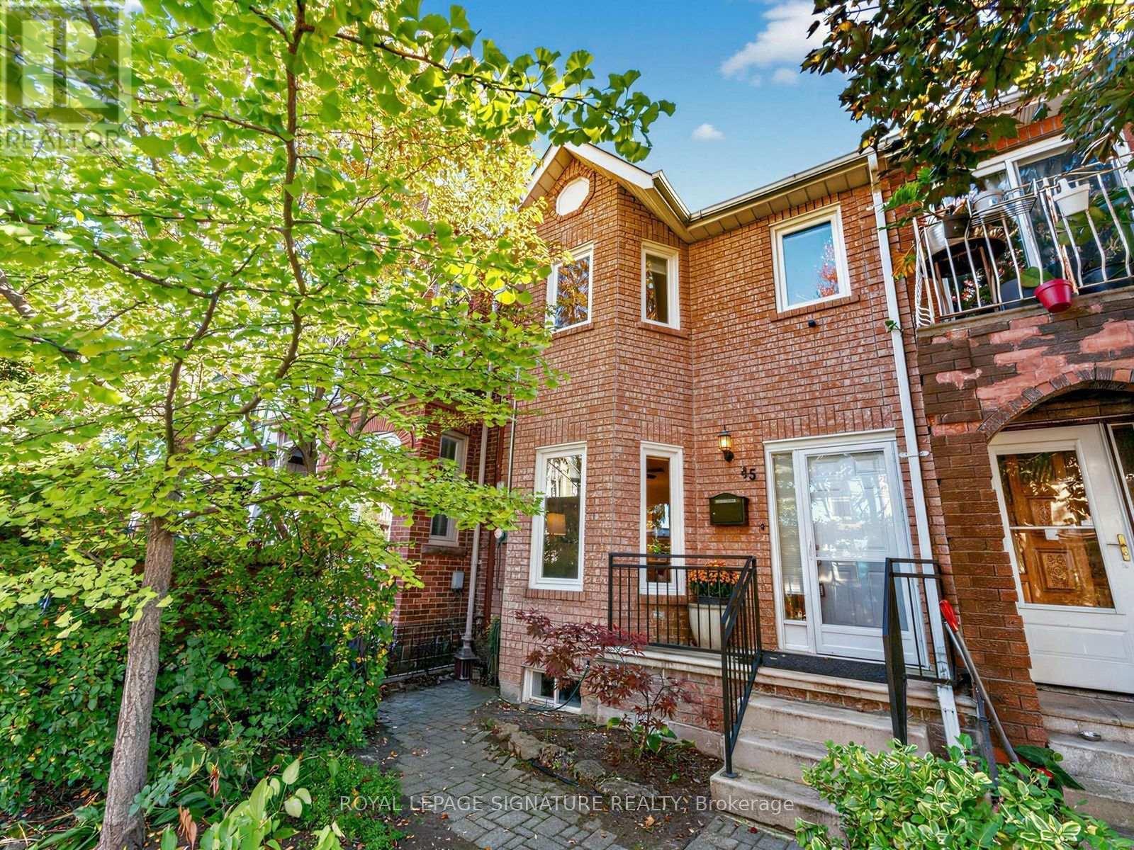 45 Robinson Street, Toronto, ON