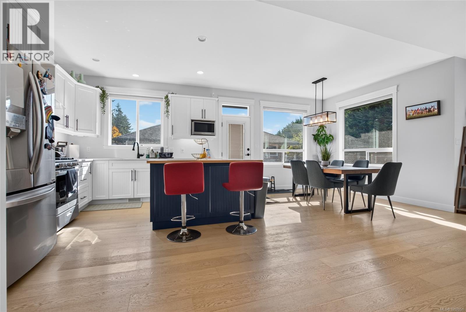 #37 3205 Gibbins Rd - 11