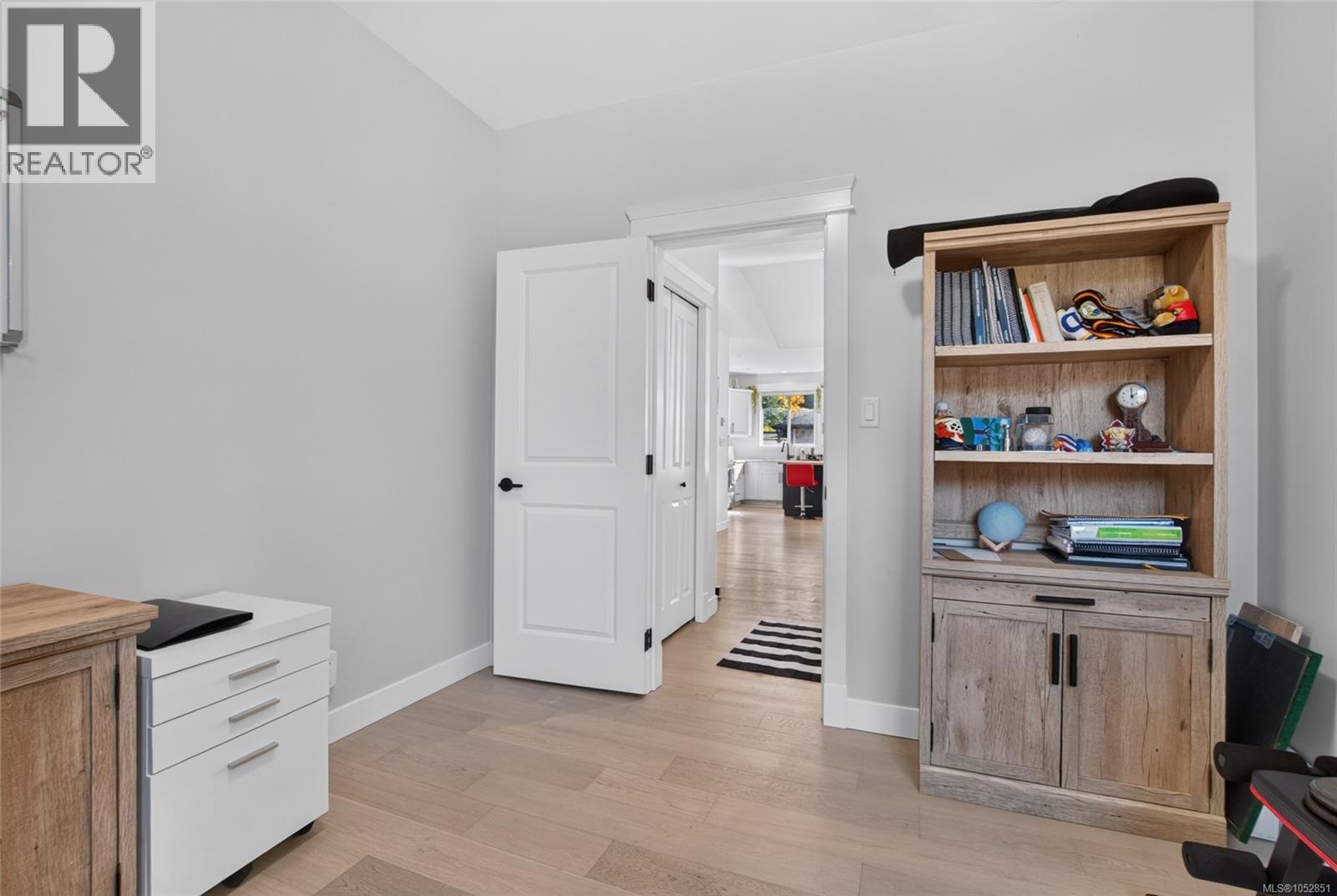 #37 3205 Gibbins Rd - 19