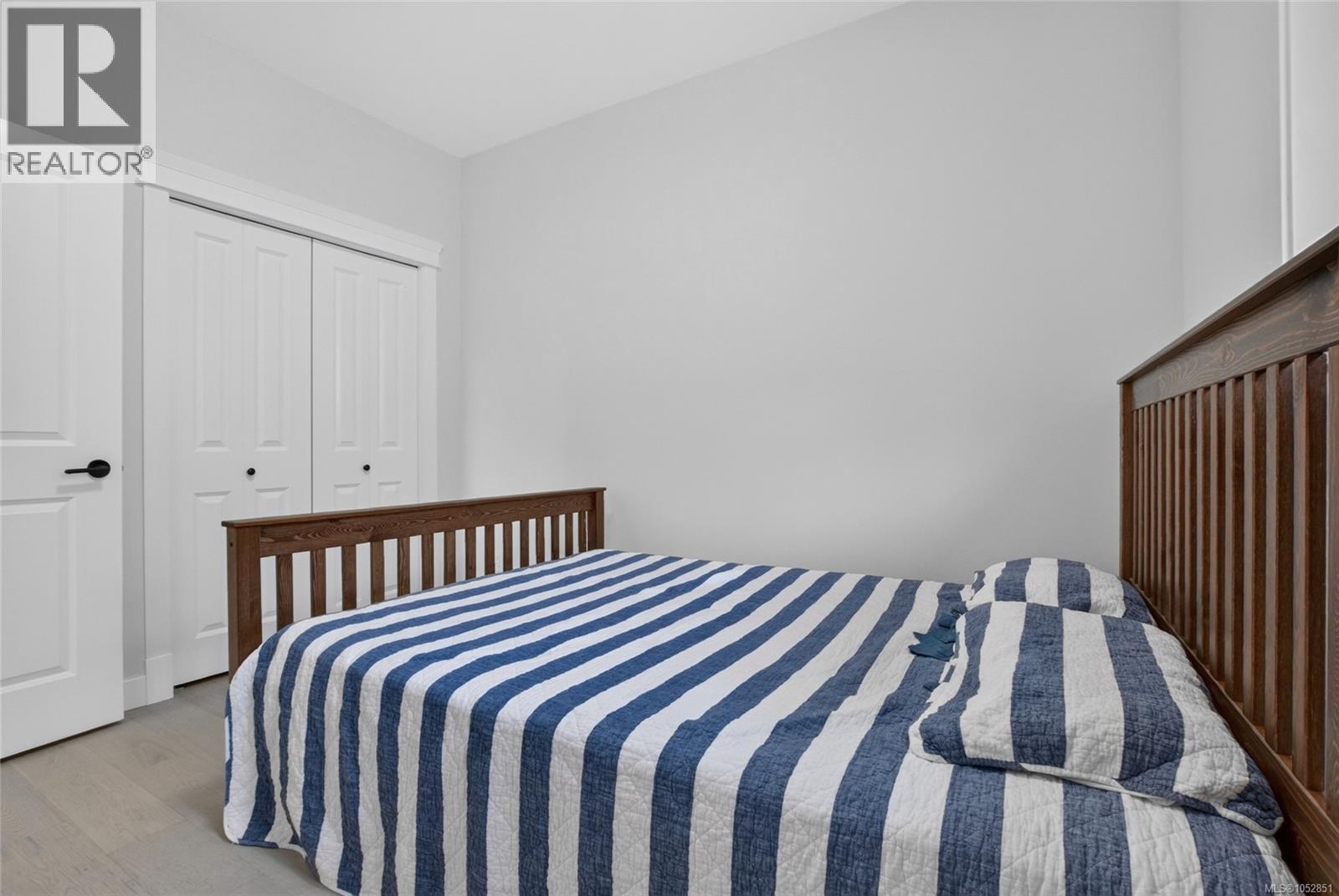 #37 3205 Gibbins Rd - 20