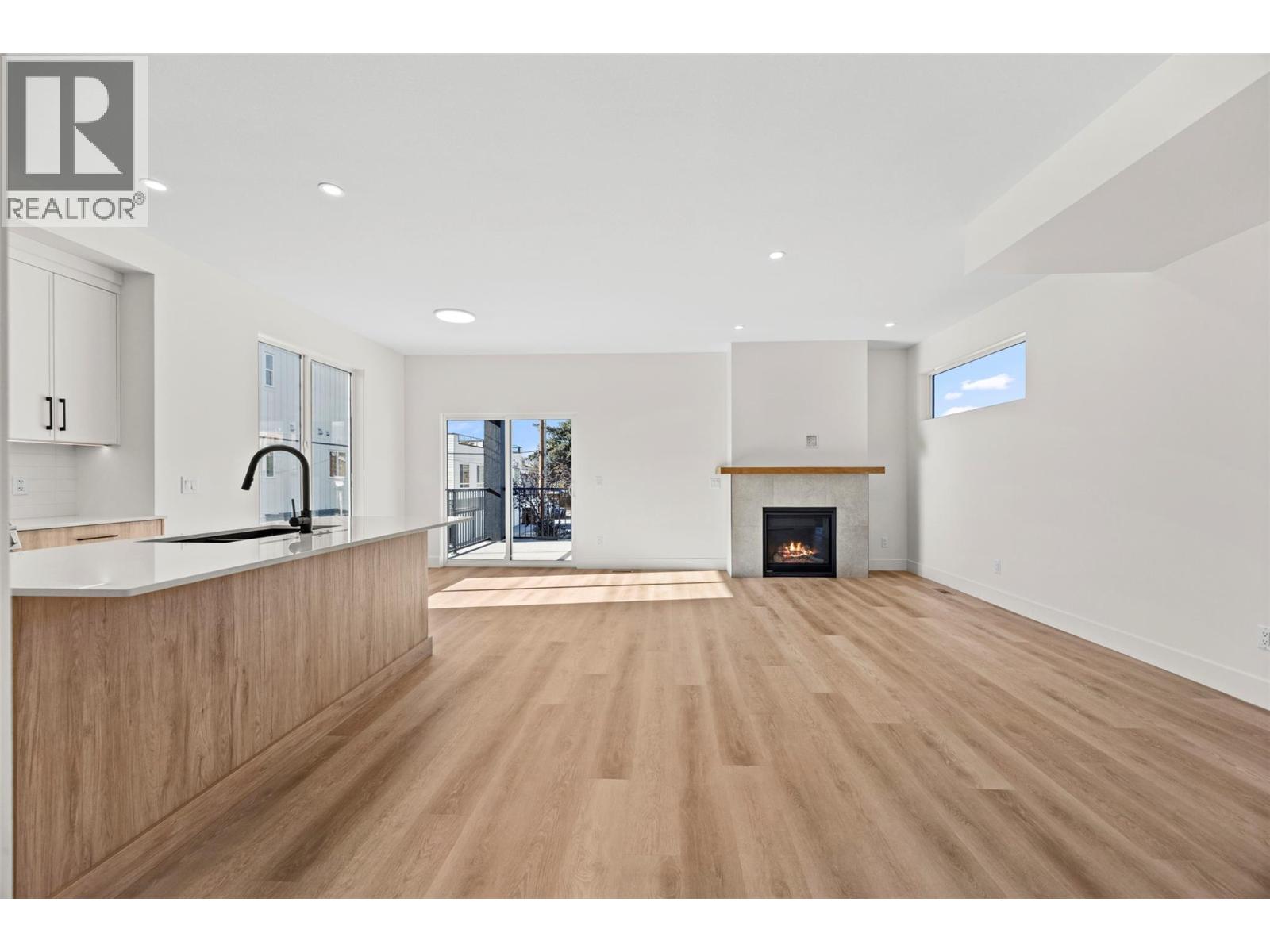 5 773 Kinnear Avenue, Kelowna