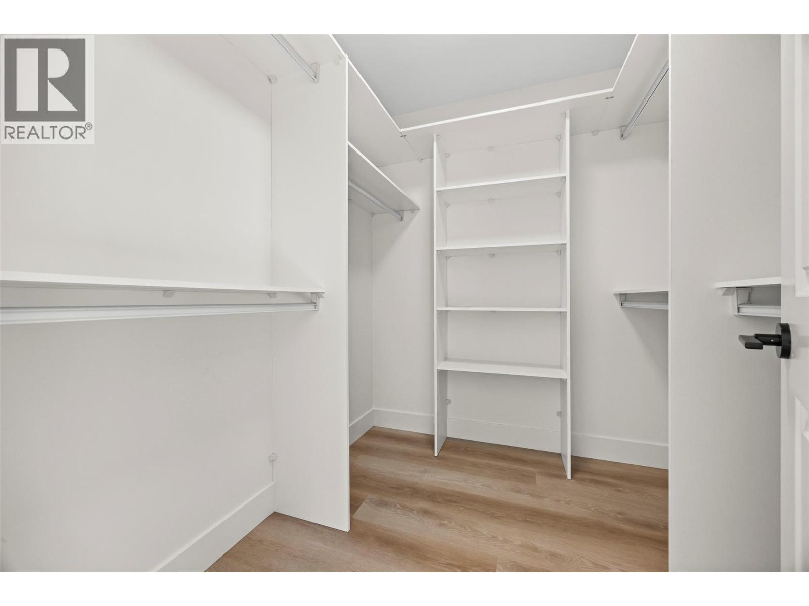 #5 773 Kinnear Avenue - 19