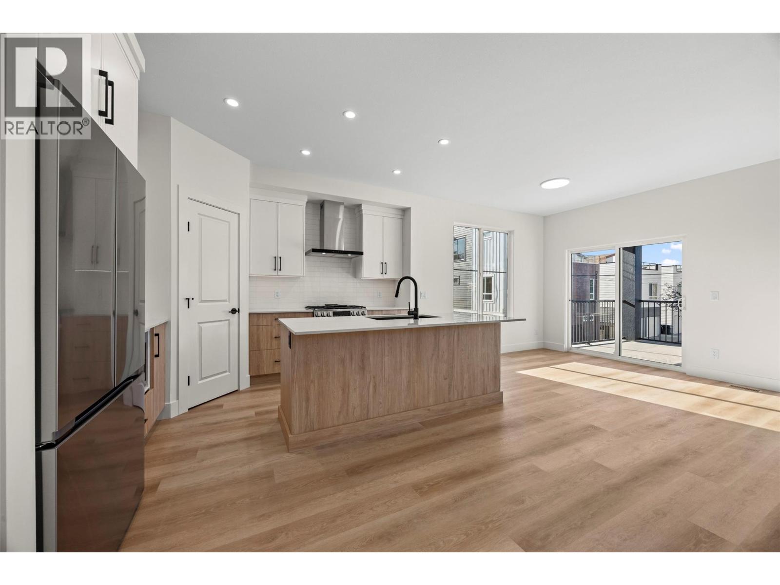 5 773 Kinnear Avenue, Kelowna