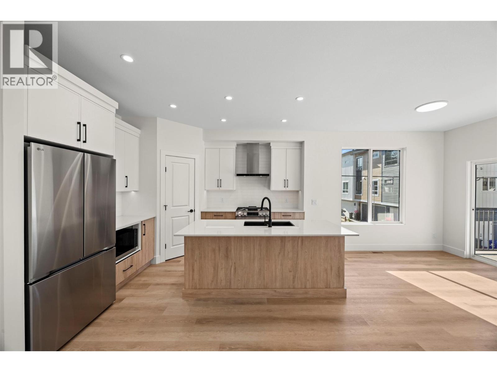 5 773 Kinnear Avenue, Kelowna