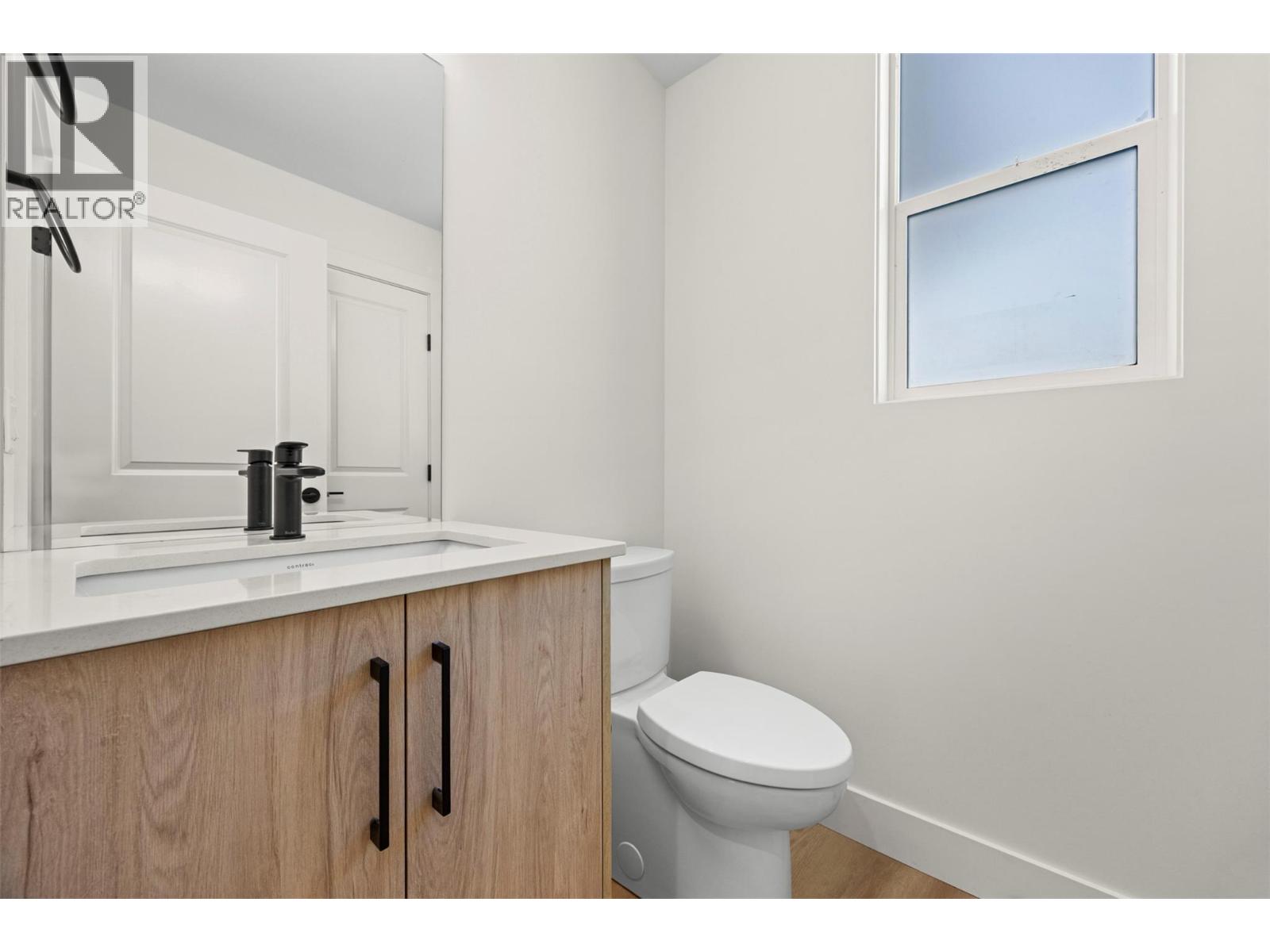 5 773 Kinnear Avenue, Kelowna